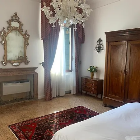 San Polo Corner Porzione Piano Nobile Lejlighed